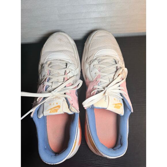 Athletic_Shoes